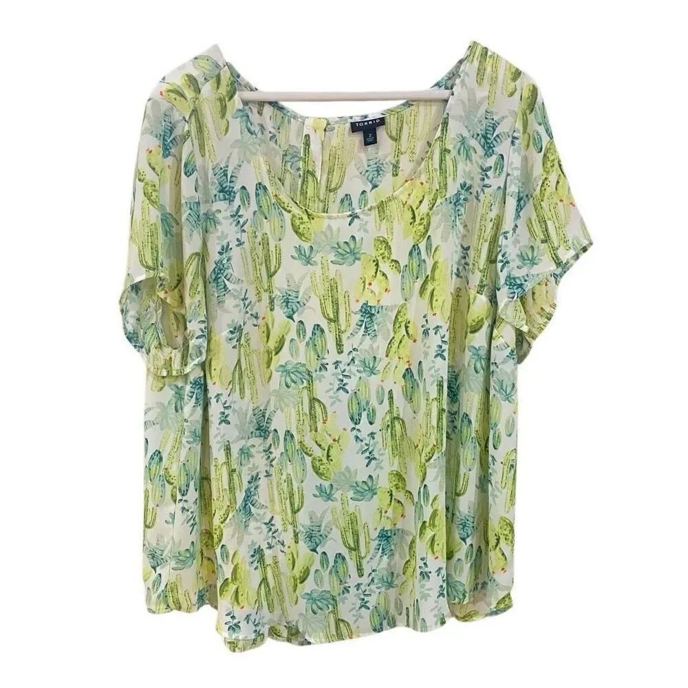 Torrid short sleeve size 2XL cactus green button back